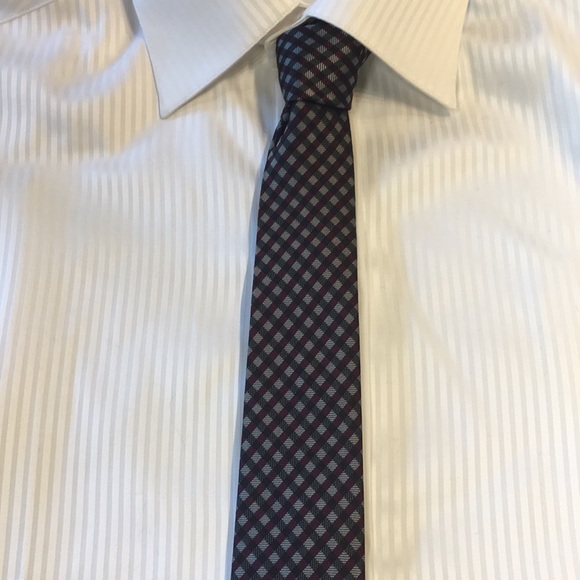 MEXX- Gray with maroon and black check pattern. 100% silk narrow tie. Like New - Picture 10 of 10